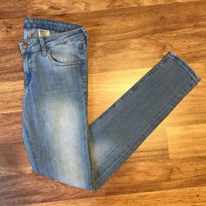 HM light wash skinny jeans